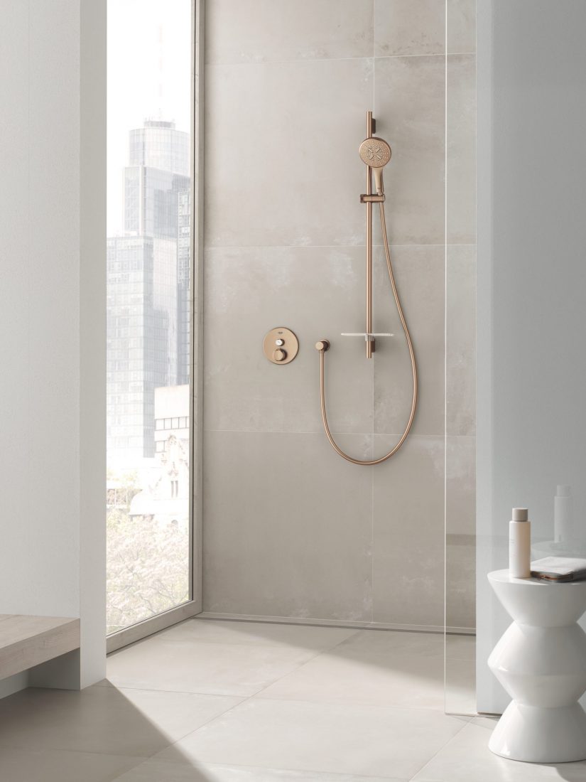 GROHE Rainshower SmartActive 130 Handbrause_Warm Sunset Gebürstet_26574DL0_Mood 1